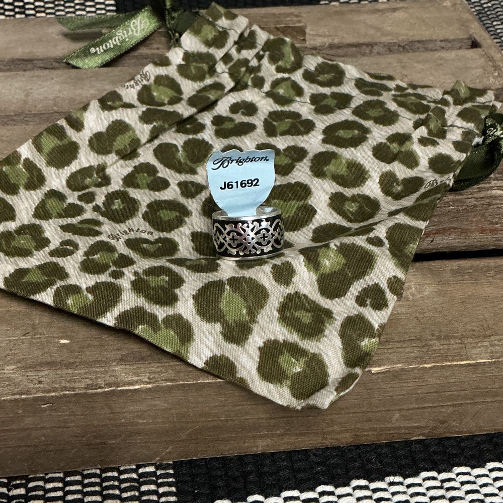 Brighton nwt Sophie rare vintage black silver scroll detail band ring size 5